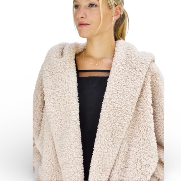 Ashley By 26 International Jackets & Blazers - Ashley By 26 International Cream Hooded Teddy Bear Jacket